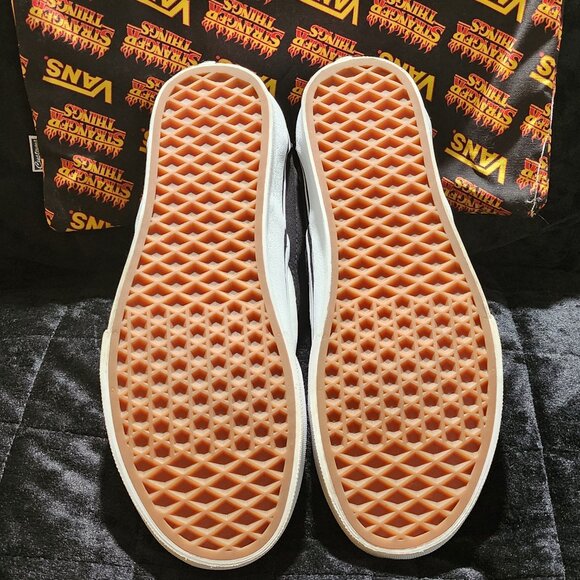 VANS x Stranger Things Classic Slip-on Limited Addition **Hell Fire Custom Prin - Picture 7 of 10